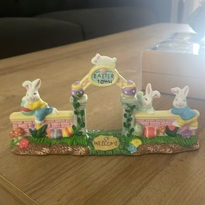 Easter town decoration, white bunnies, Brick archway